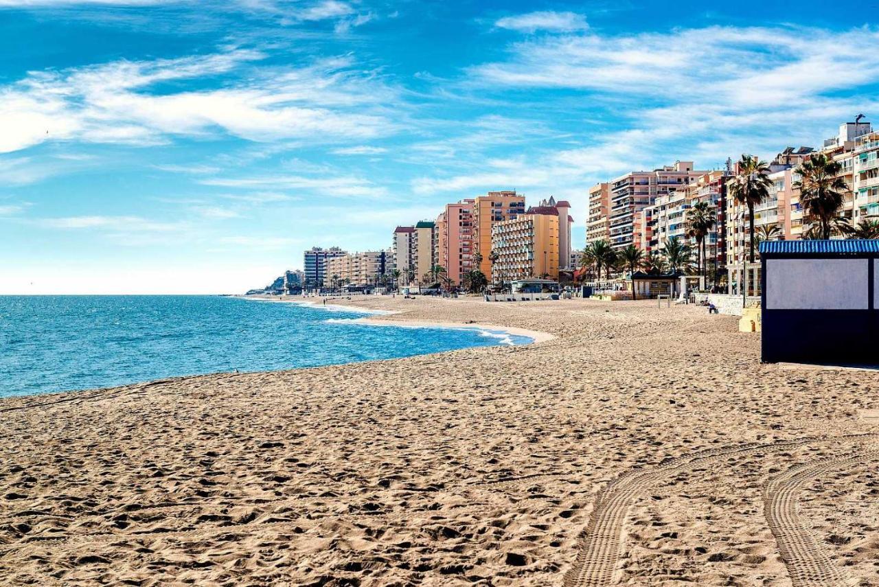 Beachfront -- New Luxury Apartment -- 1ª Linea Playa -- Fuengirola City Center -- Private Parking -- Panoramic Sea Views -- Zewnętrze zdjęcie