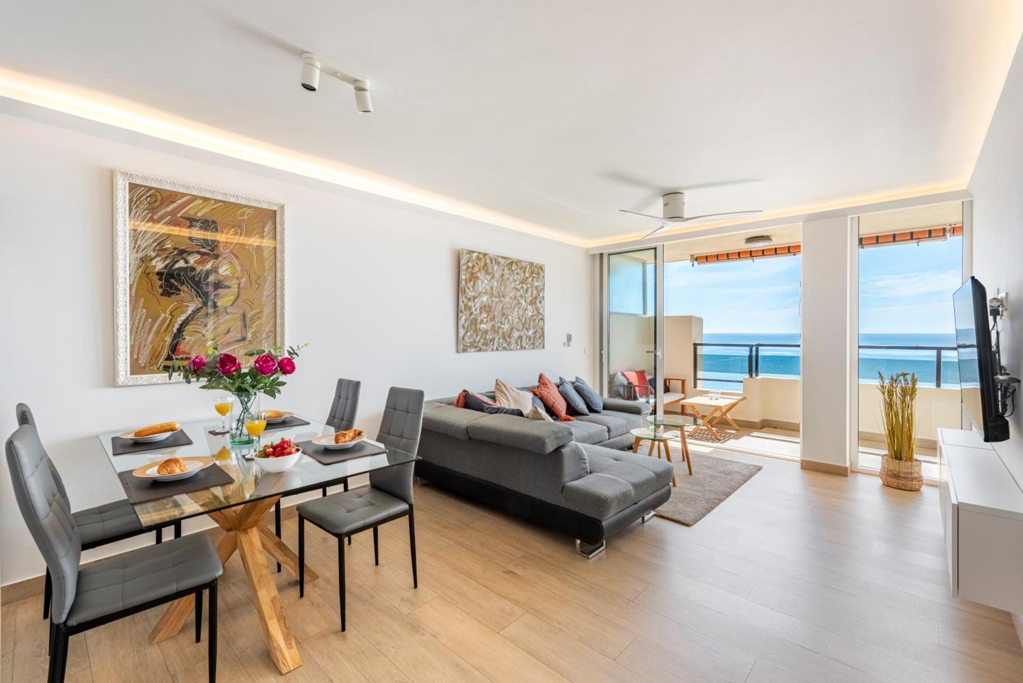 Beachfront -- New Luxury Apartment -- 1ª Linea Playa -- Fuengirola City Center -- Private Parking -- Panoramic Sea Views -- Zewnętrze zdjęcie