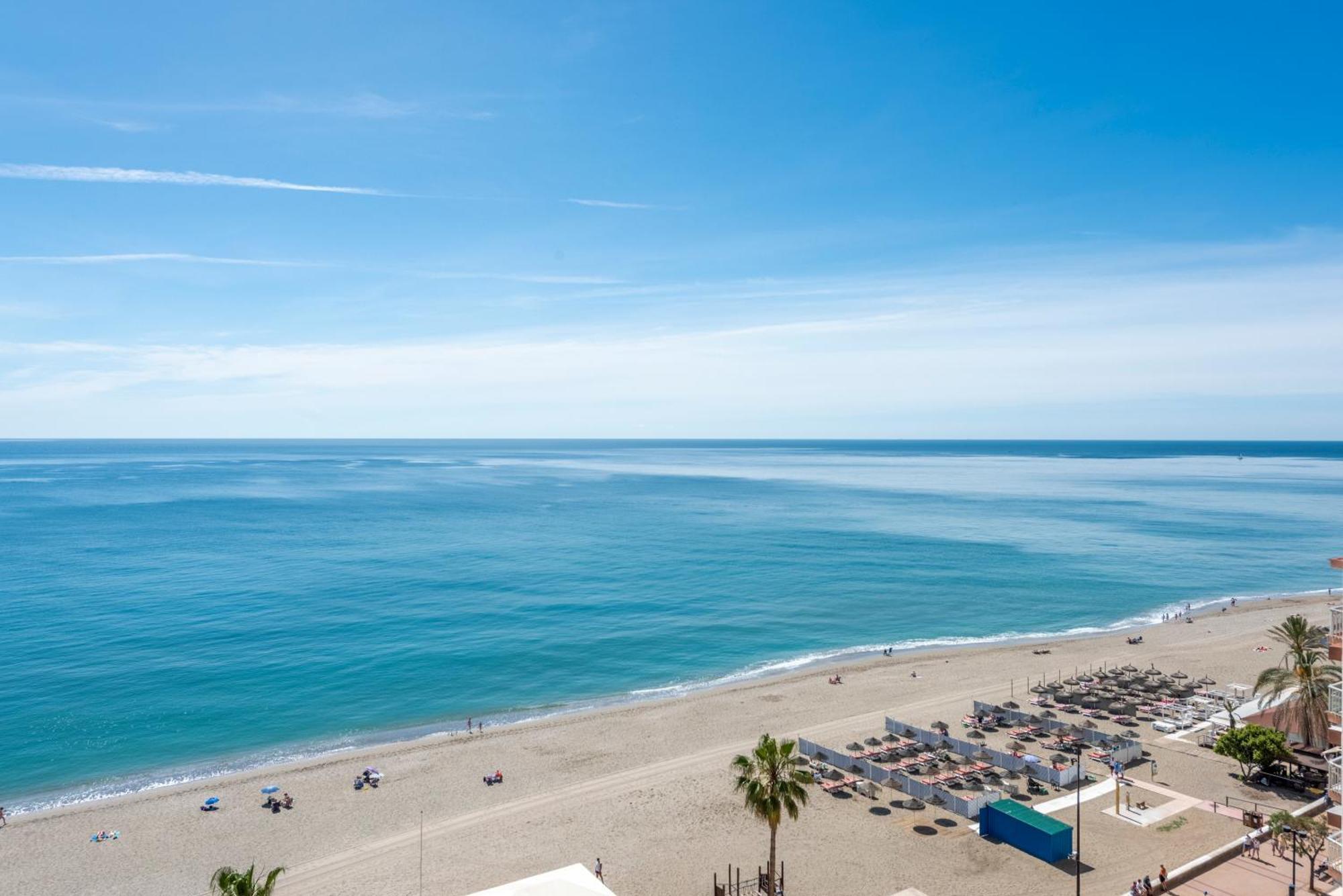 Beachfront -- New Luxury Apartment -- 1ª Linea Playa -- Fuengirola City Center -- Private Parking -- Panoramic Sea Views -- Zewnętrze zdjęcie